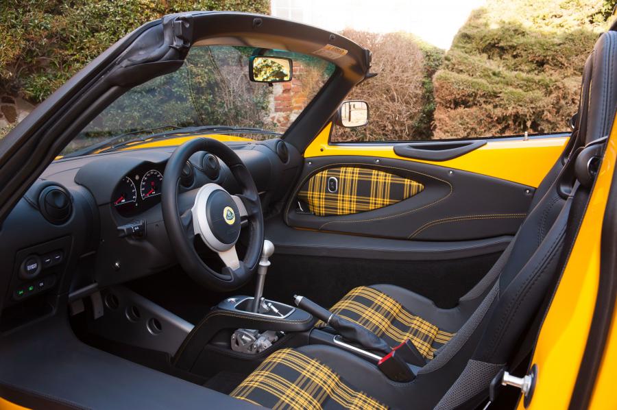 Интерьер Lotus Exige Sport 350 Roadster 2016 года  (фото 13 из 13)